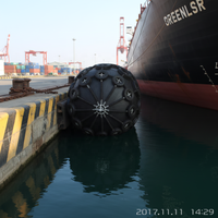 Bouée de protection gonflable en caoutchouc de type Yokohama conforme à la norme ISO17357 avec chaîne et filet pour pneus