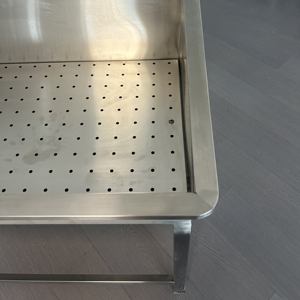 Victory กระดานระบายน้ำในครัวแบบแยกน้ำเกลือสแตนเลสพร้อมช่องระบายน้ำสำหรับโรงแรมและร้านอาหาร - Product Image 1