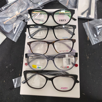 Assortiment de lunettes mixtes prêtes à l'emploi Stock de lunettes à monture carrée bon marché tendance en acétate avec branches en métal Montures de lunettes optiques
