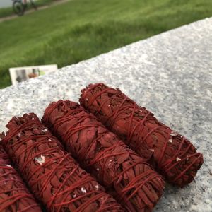 Dragon's <span class=keywords><strong>Blood</strong></span> Sage Smudge Sticks for Cleansing House, Meditação, Yoga, Negative Energy Cleanse 4Inch Dragon <span class=keywords><strong>Blood</strong></span> Sage Bundles - Product Image 4