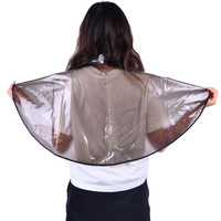Cape de coupe de cheveux courte marron, imperméable, pour salon, fournie directement par le fabricant Wanmei, avec impression personnalisée, pour la coloration des cheveux.