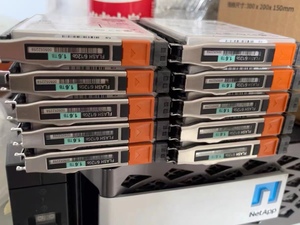 新しいEMC Unity D3-D2S12FXL-1600 1.6T 12Gb SAS 3.0 エンタープライズ内蔵サーバーSSD 005052862 005052863 - Product Image 2