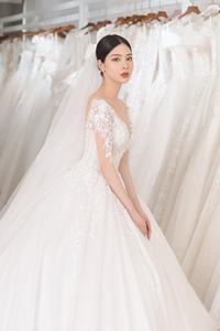 OEM Personnalisable Luxe Vintage Robe de Mariée Blanche Elégant Ball Design Floral Dentelle Perles Eté Mariages Vente de Gros Disponible - Product Image 4