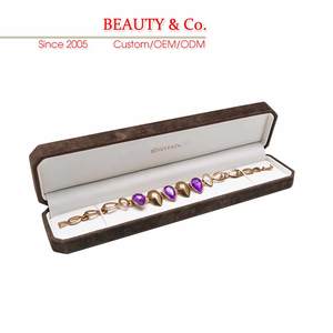 Boîte à bijoux blanche haut de gamme en cuir PU, design élégant fait main, forme personnalisable, avec charnières et insert en éponge pour bagues et bracelets - Product Image 2