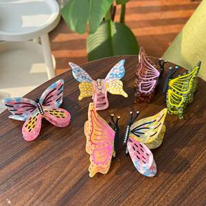 Pinza de Pelo de Acetato de Alta Gama con Diseño de Mariposa y Tiburón, Súper Hermosa, con Pedrería de Lujo, para Mujeres con Cabello Fino, Ideal para Fiestas - Product Image 1