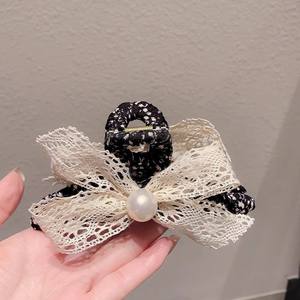 Barrettes à cheveux en dentelle française pour filles, pinces requin en tissu, accessoires capillaires doux et pastel - Product Image 2