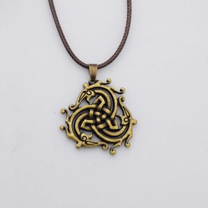Collar con Colgante de Dragón Medieval Triskelion, Joyería Animal Triple Celta, Cadena de Cuerda - Product Image 6
