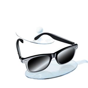 Lunettes intelligentes IA : Traduction 165 langues, Musique, Appels, Photos, Longue autonomie, Recharge magnétique, Commande tactile pour la <span class=keywords><strong>voix</strong></span> - Product Image 1