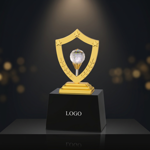 Trophée en métal moulé sous pression de qualité supérieure avec gravure, design portable, thème élégant inspiré du cristal - Product Image 1