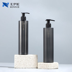 ขวดพลาสติกใสสีดำทรงเพรียวบางขนาด 300 มล. ยี่ห้อมินนี่ สำหรับใส่เจลแอลกอฮอล์แบบพกพาพร้อมหัวปั๊ม - Product Image 1