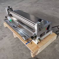 Machine à coller manuelle de bureau à alimentation par rouleaux pour la fabrication de boîtes rigides et de couvertures rigides, à colle chaude et à froid