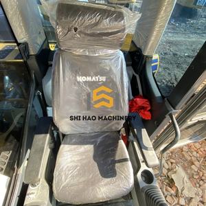 Excavadora Usada KOMATSU PC220 de 22 Toneladas, en Buenas Condiciones para Construcción Agrícola y Doméstica, Precio Accesible - Product Image 5