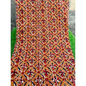 Couette Kantha en coton finie à la main avec de riches motifs imprimés et un tissu superposé doux pour une décoration de chambre confortable et accueillante - Product Image 3