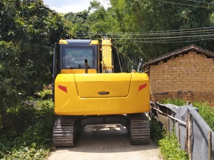 Miniexcavadora de Orugas Pequeña SE75 de Fabricación China con Diseño Compacto - Product Image 2