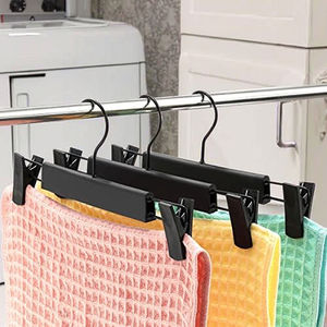 Paquete de 10 ganchos Organizadores de ropa de plástico ajustables negros, diseño de un solo nivel para pantalones, faldas, abrigos, pantalones vaqueros, perchas para sala de estar - Product Image 6