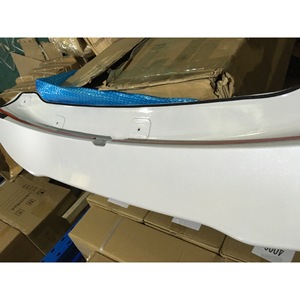 Adecuado para Land Cruiser 2016, esta modificación incluye un alerón trasero, aletas laterales y canards para uso todoterreno. - Product Image 2