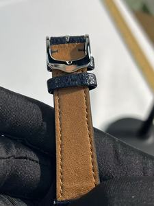 Reloj de cuarzo de lujo con esfera irregular de diseño novedoso, ideal para uso diario casual y de estilo clásico. - Product Image 4