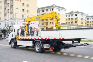Camion de dépannage à plateau plat Isuzu 8 tonnes avec grue XCMG pour le sauvetage et le transport de véhicules endommagés - Product Image 5