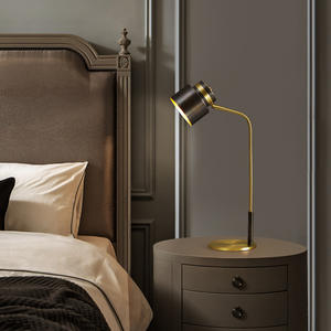 โคมไฟข้างเตียงสไตล์นอร์ดิกทำจากทองแดงทั้งหมด โคมไฟตั้งโต๊ะอ่านหนังสือสไตล์โมเดิร์นเรียบง่าย พร้อมสัมผัสความหรูหราสำหรับตกแต่งห้องนั่งเล่น - Product Image 3