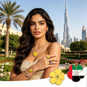 ชุดเครื่องประดับดอกมะลิแห่งชาติ UAE ไม่มีตัวแทนจำหน่าย ประกอบด้วยสร้อยคอเคลือบเงา กำไลข้อมือ แหวน และพวงกุญแจ สำหรับเครื่องประดับแสดงความรักชาติของ UAE - Product Image 5