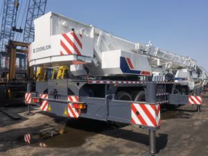 Grue hydraulique sur camion Zoomlion d'occasion de marque chinoise, 70 tonnes, haute qualité, boîte de vitesses, pompe, moteur, roulement, 42 m, à vendre - Product Image 3