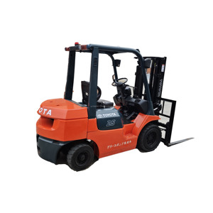 For 25 2.5Ton Diesel Powered <b>Pallet</b> Truck <b>Used</b> 2023 Model 4WD Solid Tire with Two Stage Mast and Container Mast Side Shift - Product Image 1