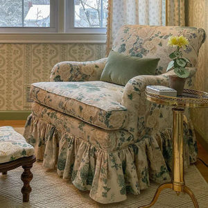 Fauteuil vintage français à motifs floraux, en bois massif, avec tissu rétro, pour salon, chambre ou décoration de villa - Product Image 5