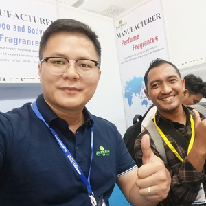 Célèbre créateur arabe désiré <span class=keywords><strong>parfum</strong></span> épicé <span class=keywords><strong>parfum</strong></span> de marque huile de <span class=keywords><strong>parfum</strong></span> saveur et <span class=keywords><strong>parfum</strong></span> en vrac pour la fabrication de <span class=keywords><strong>parfum</strong></span> pour hommes - Product Image 6