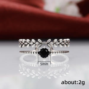 Anello F1600 con Motivo Floreale in Onice Nero, Montatura a Griffe, Anelli Unisex alla Moda, Gioielli Regalo - Product Image 5