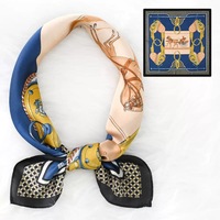 Foulards carrés en mousseline personnalisés en gros, bandanas en soie à thème mariage, très tendance et polyvalents, vente chaude