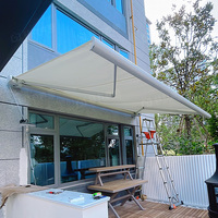 Pare-soleil robuste électrique pleine boîte Cassette auvent capteur de vent disponible en aluminium rétractable auvent couverture de toit