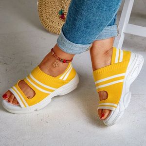 Sandalias deportivas informales de verano con plataforma y punta abierta para mujer, parte superior de punto a rayas, suela gruesa, calzado para caminar en la playa - Product Image 5