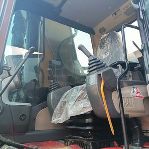 Excavatrice sur chenilles Caterpillar 336D d'occasion, modèle 2022, poids opérationnel de 36,2 tonnes, 90% neuve, bon marché à vendre, bon état - Product Image 5