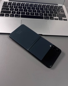 Teléfono Plegable Galaxy Z Flip3 8GB+256GB 5G con Pantalla AMOLED, Sensor de Huellas Dactilares, Color Verde Oscuro - Product Image 6