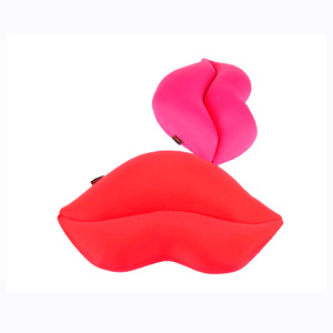 Gối Quà Tặng Hình Đôi Môi Mềm Nhồi Bông Microbeads Trọng Lượng Nhẹ - Product Image 3