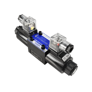 Vannes de commande directionnelles hydrauliques DG4V-3-7C-M-U1-H-7-52 à commande par solénoïde - Product Image 1