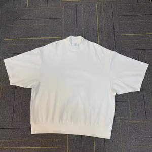 เสื้อยืดโอเวอร์ไซส์ทรงบ็อกซี่ ผ้าคอตตอน 100% หนา 305gsm สไตล์สตรีทแวร์สำหรับผู้ชาย รุ่นใหม่ล่าสุด พร้อมปักโลโก้ตามสั่ง - Product Image 1