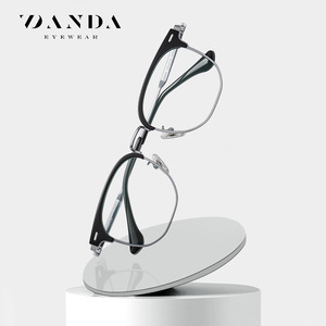 Gafas Danda Eyewear Cuadradas con Montura Completa de Titanio ST6205, Anti Luz Azul, Unisex, Monturas Ligeras - Product Image 3
