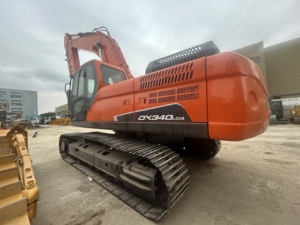 Excavadora de cadenas Doosan DX340LC usada original de Corea, 34 toneladas, pocas horas de trabajo, excavadora hidráulica para minería, para canteras y movimiento de tierras en construcción. - Product Image 5