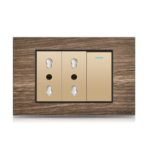 Interruptor de presión ligero portátil de madera, estándar italiano, con enchufe USB-C para exportación a la UE, estándar 118. - Product Image 1