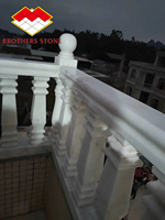 Vente en gros de balustres de balustrade en marbre blanc moderne de Chine, designs de garde-corps d'escalier et de balcon, écologiques et personnalisables
