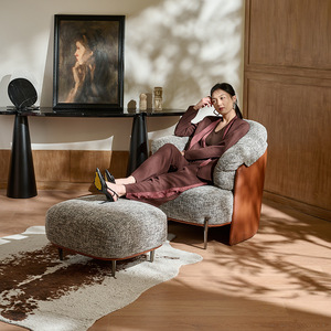 Fauteuil moderne une place en tissu capitonné, style minimaliste de designer, pour salon ou bureau - Product Image 3