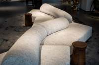 Juego de Sofás Chesterfield Italianos de Cuero Genuino, Diseño Cuadrado, Inspiración en Piedra, Acolchado de Densidad Extrema, Lujo Arquitectónico