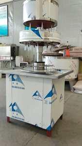 Llenadora de Productos Químicos Líquidos Semiautomática de 12 Cabezales, de Pequeña Escala, Directo de Fábrica - Product Image 6