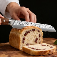 Ensemble de couteaux de cuisine en acier damas martelé au design intemporel, couteaux de chef forgés avec bloc magnétique en noyer