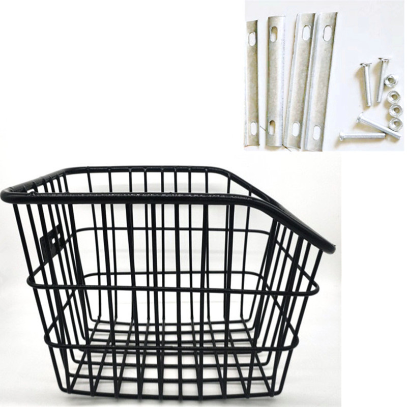 Le panier contient des vis et des cartes