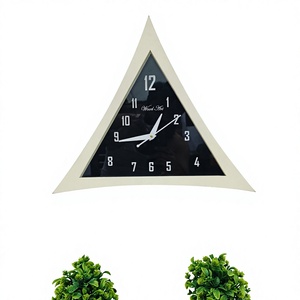Reloj de Pared Colgante Moderno con Diseño Geométrico Triangular Hecho a Mano, Movimiento Silencioso de Cuarzo, Decoración para Bodas - Product Image 4