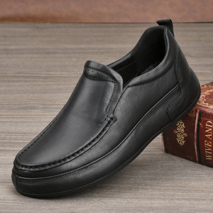 Mocassins en cuir véritable pour hommes, bout rond, à enfiler, semelle extérieure en caoutchouc respirante, chaussures décontractées d'automne - Product Image 1