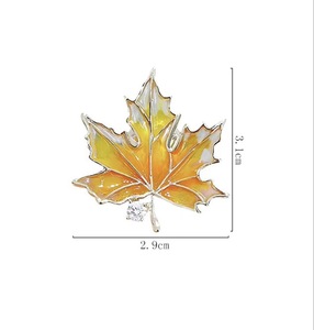 Feuille d'érable rétro française délicate niche de qualité supérieure femmes broche broche <span class=keywords><strong>fixe</strong></span> anti-éblouissement - Product Image 6