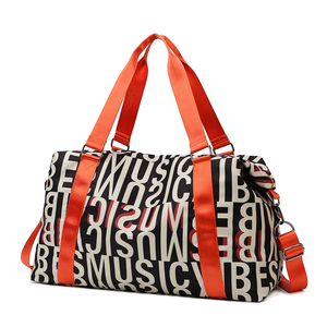 Patrón de letras Impresión personalizada completa Gran capacidad Impermeable Seco Húmedo Weekender <span class=keywords><strong>Duffel</strong></span> Bolsa de viaje para gimnasio con funda para equipaje - Product Image 2